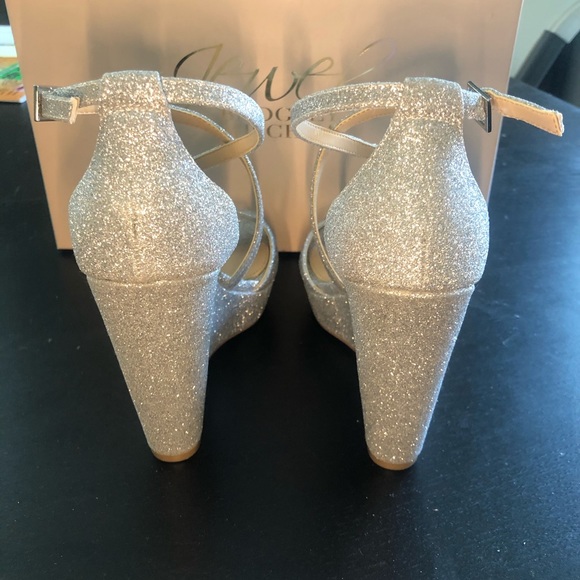 NEW! Badgley Mischka Platform Wedges - Picture 6 of 6